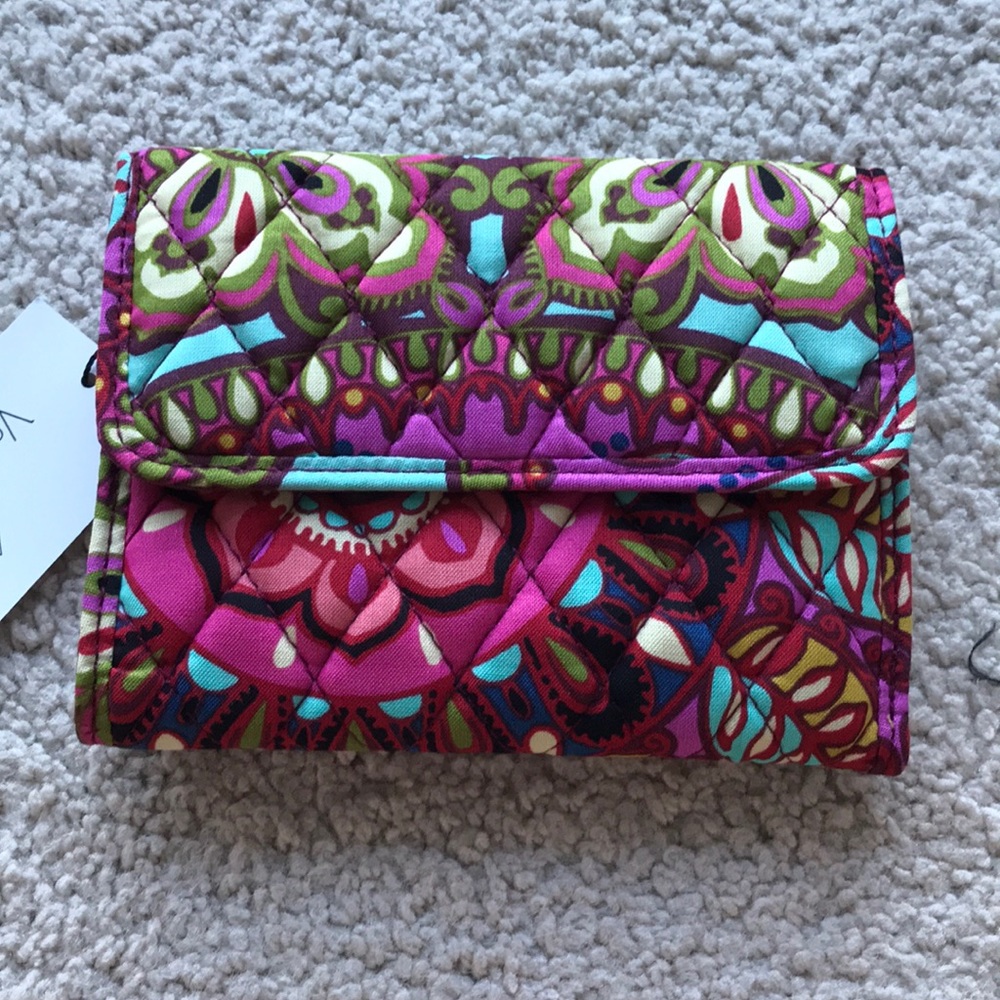 Vera Bradley euro wallet resort medallion NWT PINK